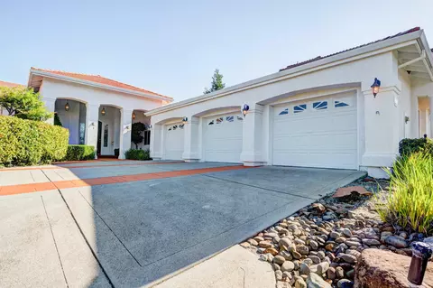 3530 Greenstone Pl, Redding, CA 96001 photo 3