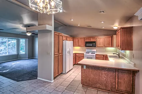 3438 Billings Dr, Redding, CA 96002 photo 4