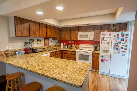 1979 Bechelli Ln, Redding, CA 96002 photo 4