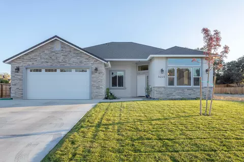 1445 Acacia St, Red Bluff, CA 96080 photo 1