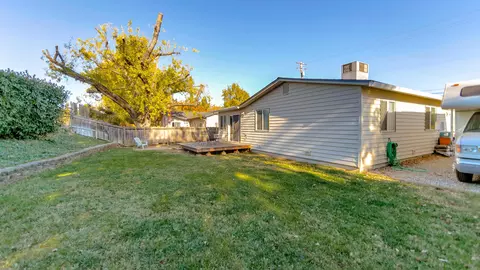 2633 Wyndham Ln, Redding, CA 96001 photo 13