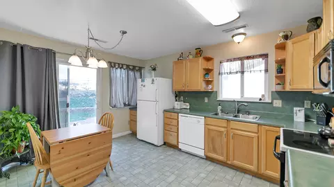 2633 Wyndham Ln, Redding, CA 96001 photo 3