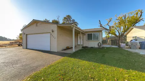 2633 Wyndham Ln, Redding, CA 96001 photo 1