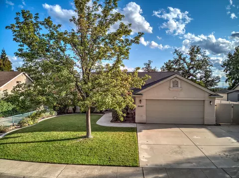 3997 Sunglow Dr, Redding, CA 96001 photo 2