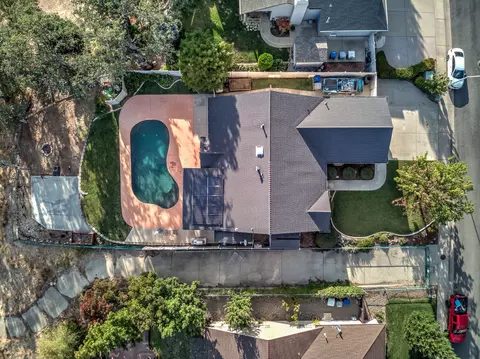 3997 Sunglow Dr, Redding, CA 96001 photo 3