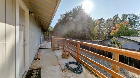 2025 S Ridge Dr, Redding, CA 96003 photo 25