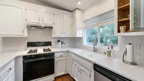 2025 S Ridge Dr, Redding, CA 96003 photo 7