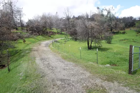 9450 Magic Cir, Redding, CA 96001 photo 17
