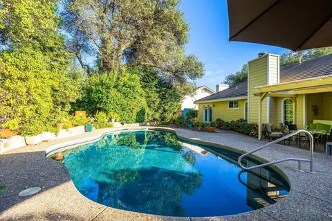 2366 Castlewood Dr, Redding, CA 96002 photo 32