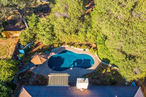 2366 Castlewood Dr, Redding, CA 96002 photo 36