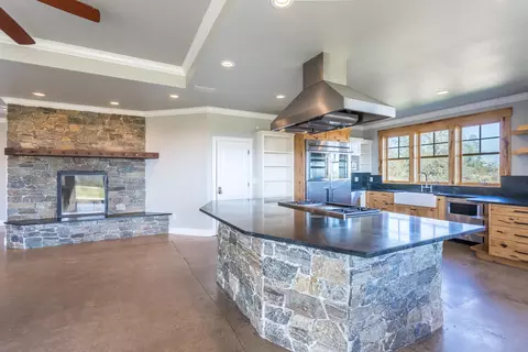 15185 Diggins Way, Redding, CA 96001 photo 9