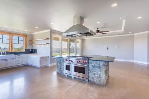 15185 Diggins Way, Redding, CA 96001 photo 12