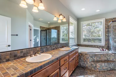 15185 Diggins Way, Redding, CA 96001 photo 18