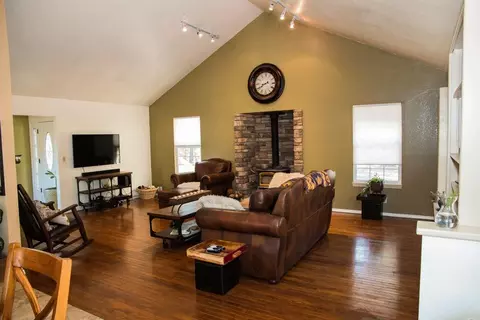 8056 Gold Run Rd, Redding, CA 96001 photo 6