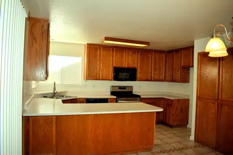 1943 Trumpet Dr, Redding, CA 96003 photo 3