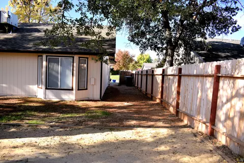 1943 Trumpet Dr, Redding, CA 96003 photo 8