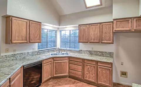 3622 Canterbury Dr, Redding, CA 96002 photo 11