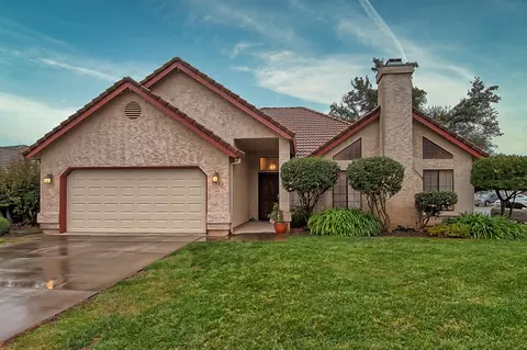 3622 Canterbury Dr, Redding, CA 96002 photo 1