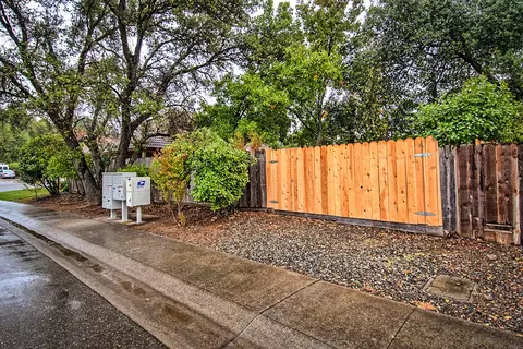 3622 Canterbury Dr, Redding, CA 96002 photo 37