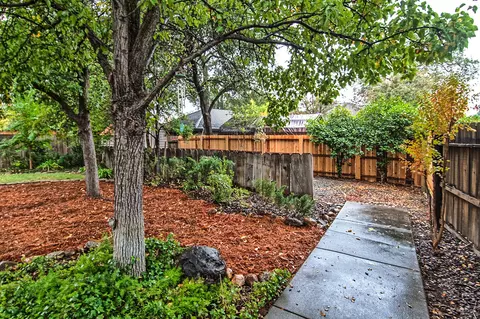 3622 Canterbury Dr, Redding, CA 96002 photo 30