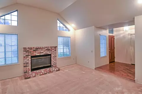 3622 Canterbury Dr, Redding, CA 96002 photo 3