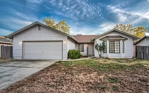1713 Sterling Dr, Redding, CA 96003 photo 1