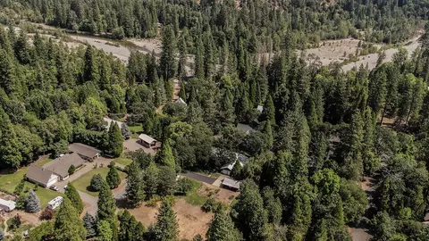 110 Pine Ln, Coffee Creek, CA 96091 photo 11