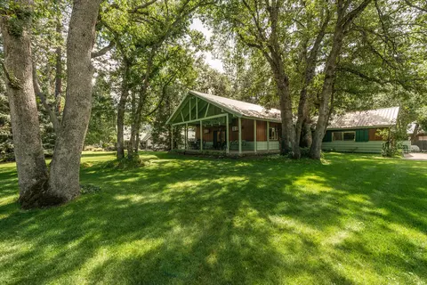 110 Pine Ln, Coffee Creek, CA 96091 photo 1