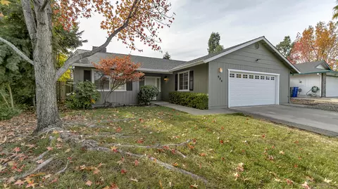 984 Partridge Dr, Redding, CA 96003 photo 1