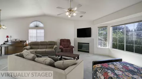 3349 Billings Dr, Redding, CA 96002 photo 3