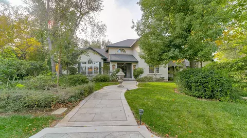 4260 Vista Oaks Ct, Redding, CA 96002 photo 2