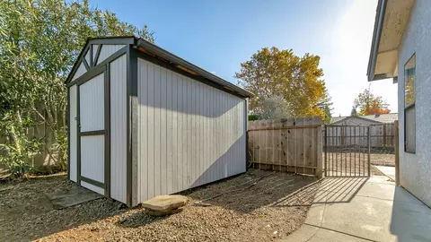 2193 Hacienda St, Redding, CA 96003 photo 24