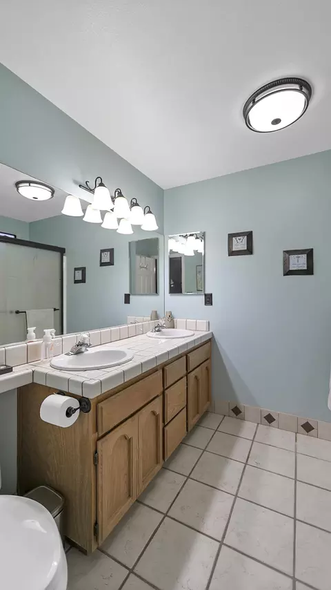2193 Hacienda St, Redding, CA 96003 photo 12