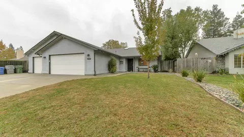 2193 Hacienda St, Redding, CA 96003 photo 3