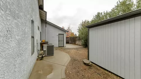 2193 Hacienda St, Redding, CA 96003 photo 22
