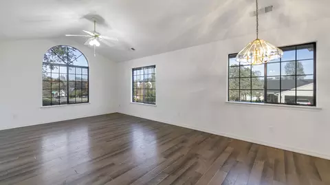 1081 Edgewater Ct, Redding, CA 96003 photo 3