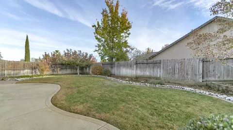 1081 Edgewater Ct, Redding, CA 96003 photo 11