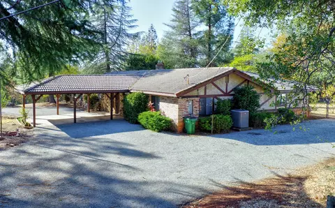 19287 Roxie Ln, Redding, CA 96003 photo 1