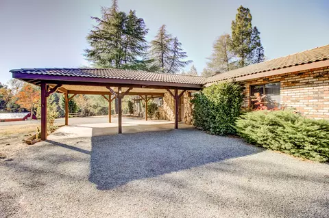 19287 Roxie Ln, Redding, CA 96003 photo 2