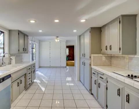 19287 Roxie Ln, Redding, CA 96003 photo 7
