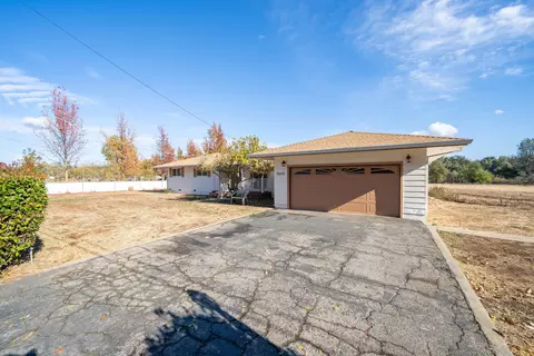 7259 Bridge Ln, Redding, CA 96002 photo 4