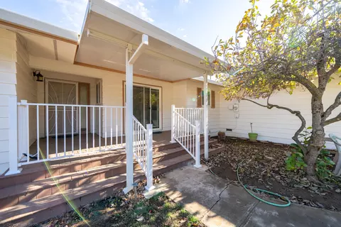 7259 Bridge Ln, Redding, CA 96002 photo 9