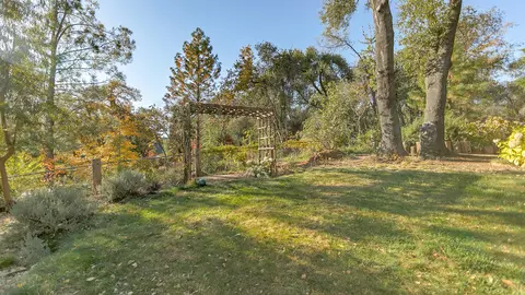 8945 Sadawa Ln, Redding, CA 96001 photo 24