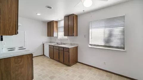 1421 Olive Ave, Redding, CA 96001 photo 22