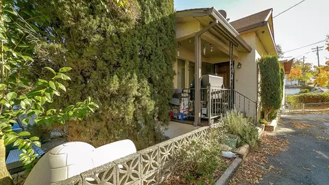 1421 Olive Ave, Redding, CA 96001 photo 31