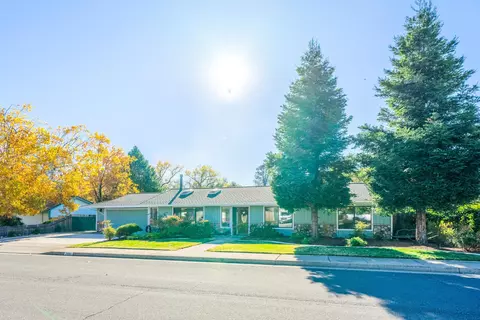 2989 Lake Redding Dr, Redding, CA 96003 photo 11