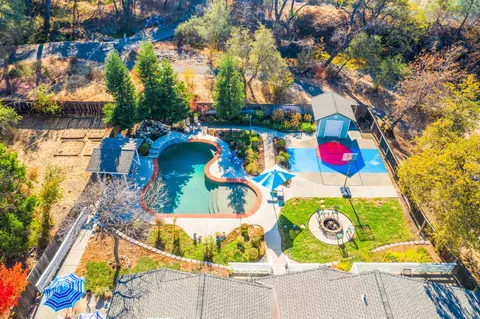 2989 Lake Redding Dr, Redding, CA 96003 photo 3