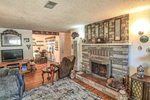 1597 Derby Ln, Redding, CA 96002 photo 6
