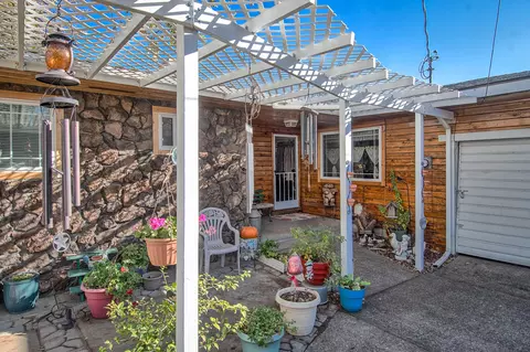 1597 Derby Ln, Redding, CA 96002 photo 5
