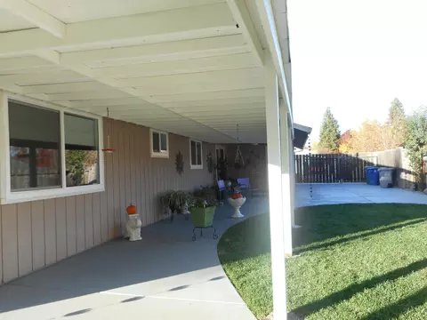 1931 Carleton St, Redding, CA 96002 photo 8